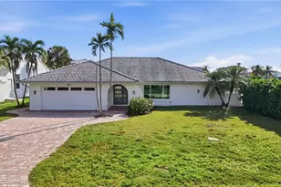 380 Conners Ave, Naples, FL 34108 - Photo 6