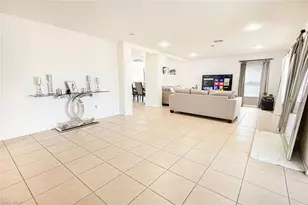 2816 NE 6th Pl, Cape Coral, FL 33909 - Photo 10