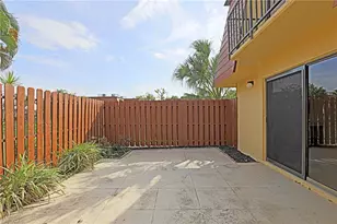 1526 Park Meadows Dr, Fort Myers, FL 33907 - Photo 4