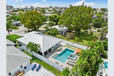 521 102nd Ave N, Naples, FL 34108 - Photo 6