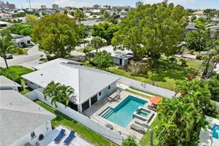 521 102nd Ave N, Naples, FL 34108 - Photo 6