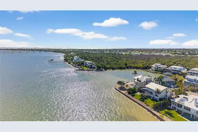 1212 Isabel Dr, Sanibel, FL 33957 - Photo 2