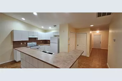 3619 SW Santa Barbara Pl, Cape Coral, FL 33914 - Photo 10