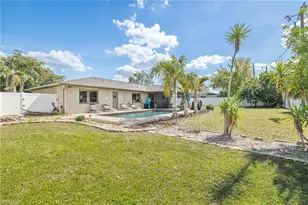 1628 Country Club Blvd SE, Cape Coral, FL 33990 - Photo 20