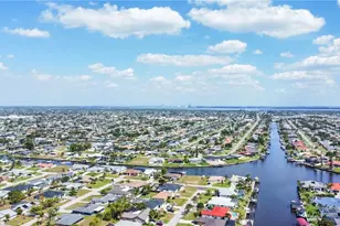 1628 Country Club Blvd SE, Cape Coral, FL 33990 - Photo 22