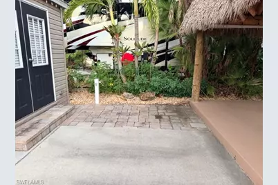 10212 Yellowtop Trl, Fort Myers, FL 33905 - Photo 4