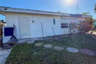 17740 Broadway Ave, Fort Myers Beach, FL 33931 - Photo 10