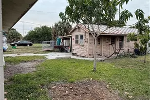 1126 Florida Ave, Clewiston, FL 33440 - Photo 12