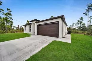 727 Santa Lucia Ave S, Lehigh Acres, FL 33974 - Photo 2