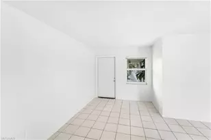 2927 SE 15th Pl, Cape Coral, FL 33904 - Photo 8