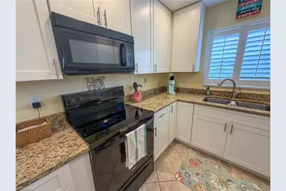 6877 Sandtrap Dr, Fort Myers, FL 33919 - Photo 10