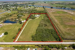 1085 West Ave, Moore Haven, FL 33471 - Photo 1