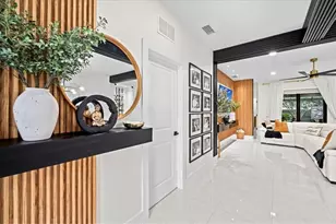 927 SW 25th St, Cape Coral, FL 33914 - Photo 4