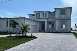 606 Coral Dr, Cape Coral, FL 33904 - Photo 2