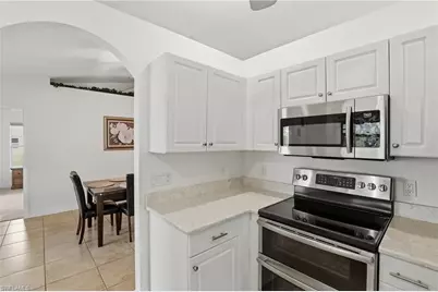 425 NE 19th Ter, Cape Coral, FL 33909 - Photo 8