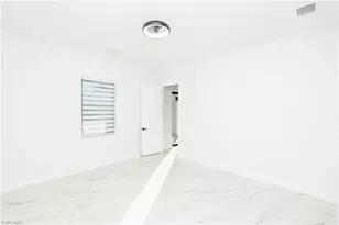 1140 Eclipse St E, Lehigh Acres, FL 33974 - Photo 10