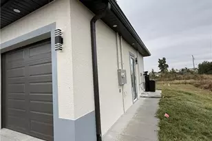 383 Pennfield Ave, Lehigh Acres, FL 33974 - Photo 28