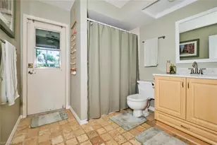 140 SE 8th St, Cape Coral, FL 33990 - Photo 28