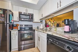 5832 Vancouver Cir, Fort Myers, FL 33907 - Photo 2