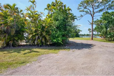 2212 River Pine Dr, Fort Myers, FL 33905 - Photo 34