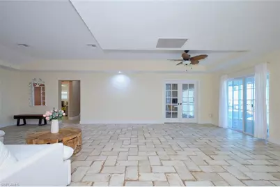 109 Montrose Dr, Fort Myers, FL 33919 - Photo 4