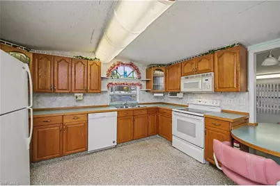 54 La Fonda Ln, North Fort Myers, FL 33903 - Photo 10