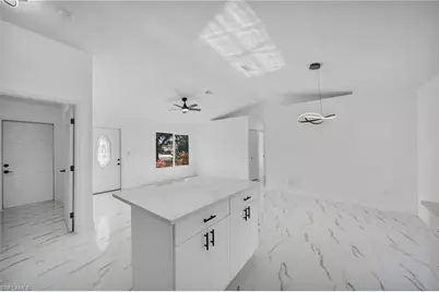 309 SE 8th St, Cape Coral, FL 33990 - Photo 8