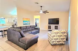 132 SE 19th Terrace, Cape Coral, FL 33990 - Photo 8