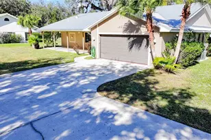 1250 Riverbend Dr, Labelle, FL 33935 - Photo 2