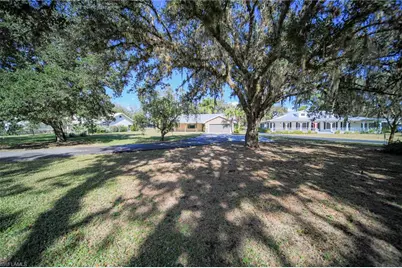 1250 Riverbend Dr, Labelle, FL 33935 - Photo 12