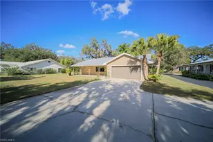 1250 Riverbend Dr, Labelle, FL 33935 - Photo 8