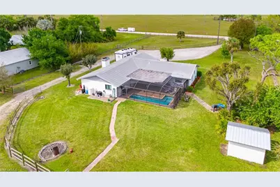 8150 Dosonte Ln, North Fort Myers, FL 33917 - Photo 32