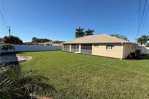 3011 SE 8th Pl, Cape Coral, FL 33904 - Photo 24