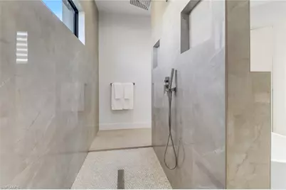 104 NE 6th St, Cape Coral, FL 33909 - Photo 26