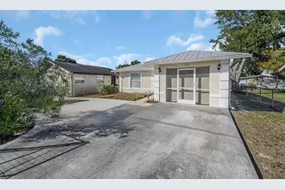 2172 Simon Ct, Fort Myers, FL 33916 - Photo 2