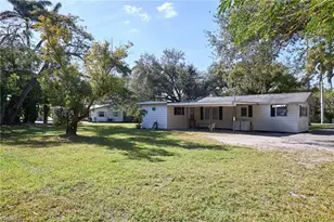 10461 McGregor Blvd, Fort Myers, FL 33919 - Photo 16