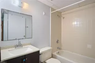 10461 McGregor Blvd, Fort Myers, FL 33919 - Photo 14