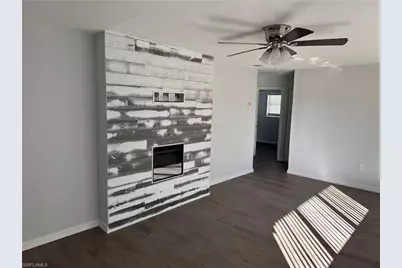 2711 Elmwood St, Fort Myers, FL 33901 - Photo 2