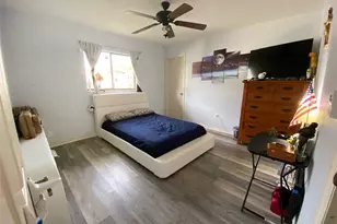 215 SE 1st Pl, Cape Coral, FL 33990 - Photo 16