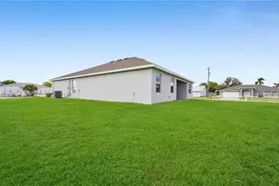 1327 SE 16th Pl, Cape Coral, FL 33990 - Photo 24