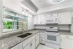 5657 Eichen Cir E, Fort Myers, FL 33919 - Photo 12