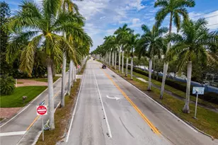 5657 Eichen Cir E, Fort Myers, FL 33919 - Photo 46