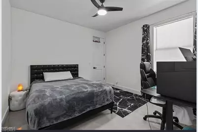 907 NE 13th Pl, Cape Coral, FL 33909 - Photo 16