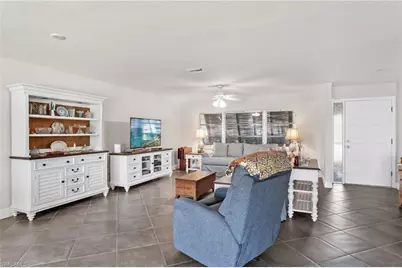 928 SW 52nd St, Cape Coral, FL 33914 - Photo 8