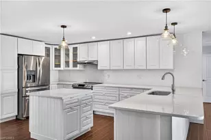 541 Bayside Dr, Fort Myers, FL 33919 - Photo 10