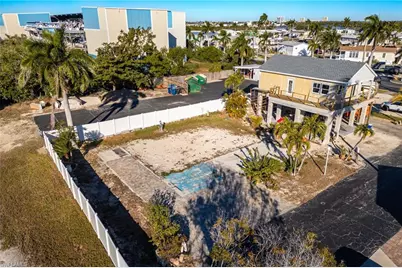 140 Garcia Way, Fort Myers Beach, FL 33931 - Photo 6