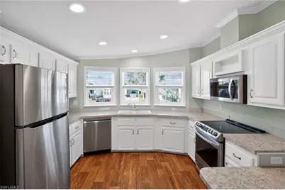 516 Menton Ln, Naples, FL 34112 - Photo 10