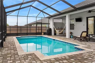 331 NE 7th St, Cape Coral, FL 33909 - Photo 2