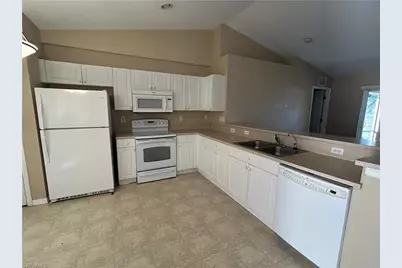 2016 NE 7th Pl, Cape Coral, FL 33909 - Photo 2