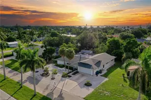 12150 McGregor Blvd, Fort Myers, FL 33919 - Photo 2
